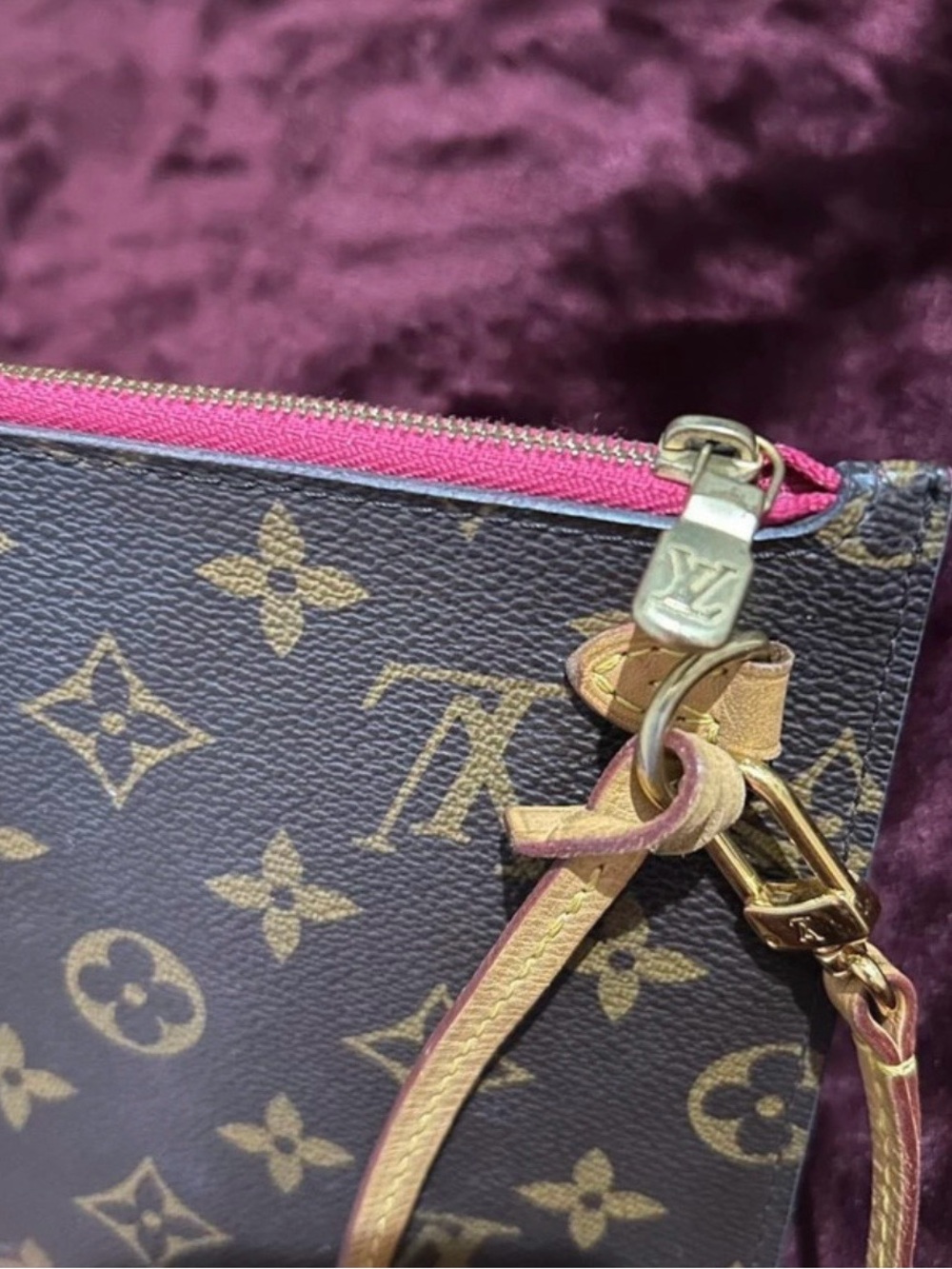 Louis Vuitton Neverfull MM Pochette - Picture 5 of 9